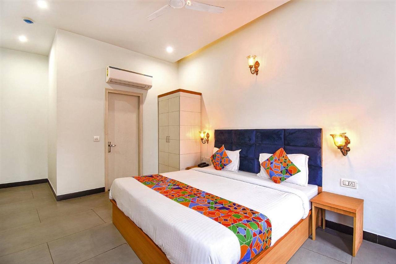Hotel Shri Ram Nowe Delhi Zewnętrze zdjęcie